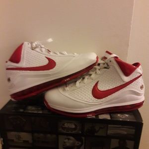 Nike LeBron vii 7